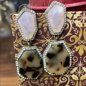❤️Elegant Pink and Tortoiseshell Gem Earrings surrounded in gold & crystals